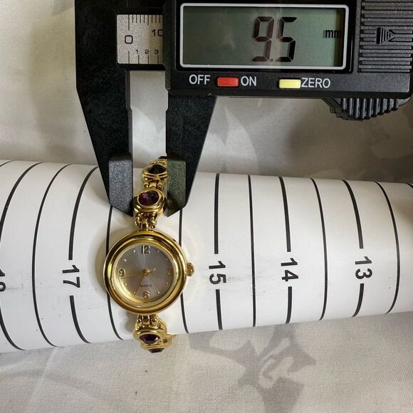 Gold and Purple Quartz Women's Watch, new, never worn. New battery. - Picture 7 of 8